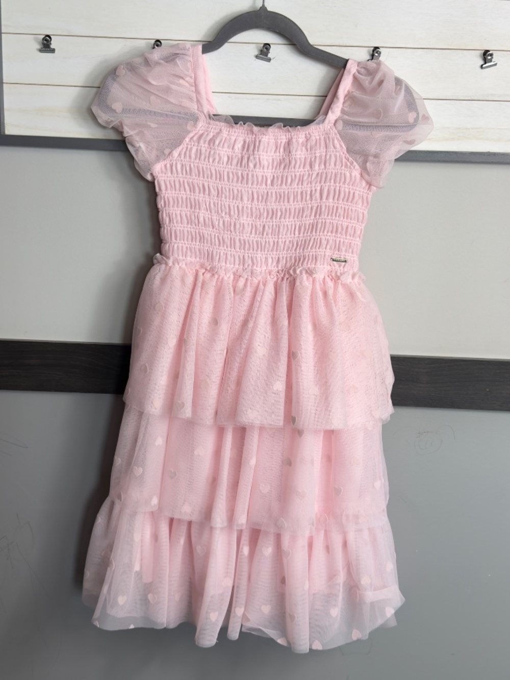 TAHARI  girls pink tulle dress heart pink print smocked bodice puff sleeve